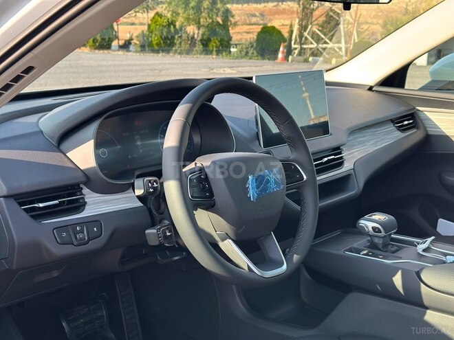 Hongqi E-QM5-13