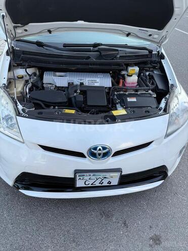 Toyota Prius-2