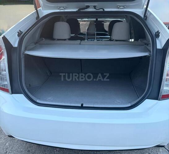 Toyota Prius-16
