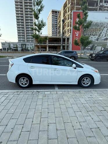 Toyota Prius-11