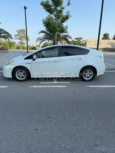 Toyota Prius-10