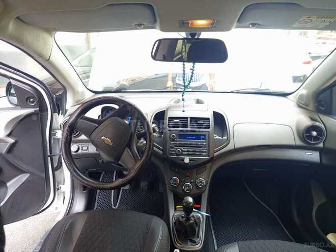 Chevrolet Aveo-8