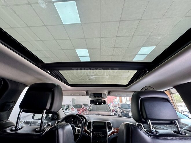 Jeep Grand Cherokee-13