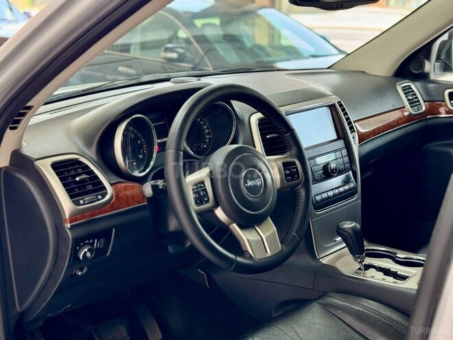 Jeep Grand Cherokee-10