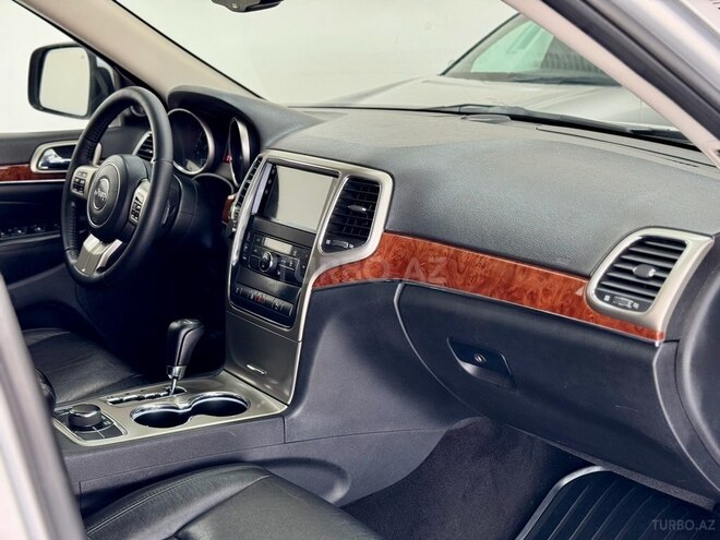 Jeep Grand Cherokee-11