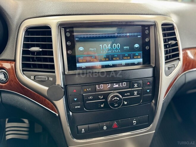 Jeep Grand Cherokee-19