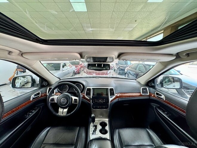 Jeep Grand Cherokee-12