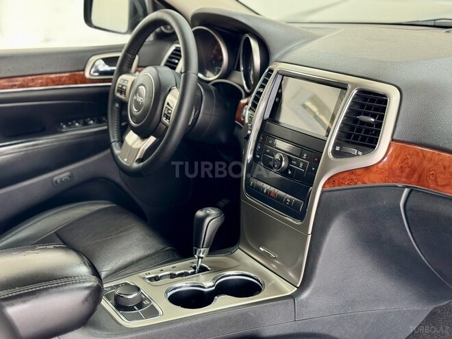 Jeep Grand Cherokee-27