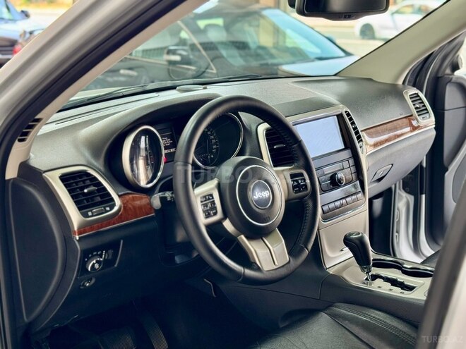 Jeep Grand Cherokee-32