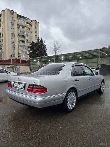 Mercedes E 230 1997, 277,800 km - 2.3 l - Bakı