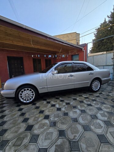 Mercedes E 230 1997, 277,800 km - 2.3 l - Bakı
