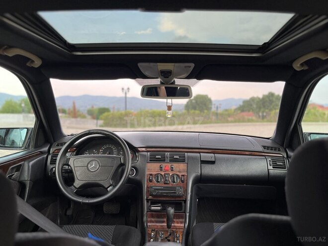 Mercedes E 240 1998, 400,000 km - 2.4 l - Gədəbəy
