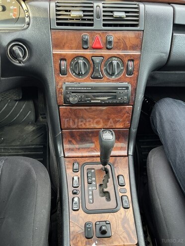 Mercedes E 240 1998, 400,000 km - 2.4 l - Gədəbəy