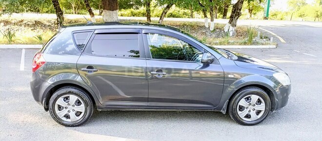 Kia Ceed 2008, 252,000 km - 2.0 л - Oğuz