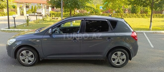 Kia Ceed 2008, 252,000 km - 2.0 л - Oğuz