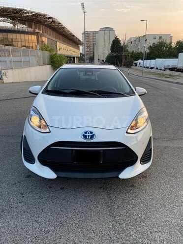 Toyota Aqua-2