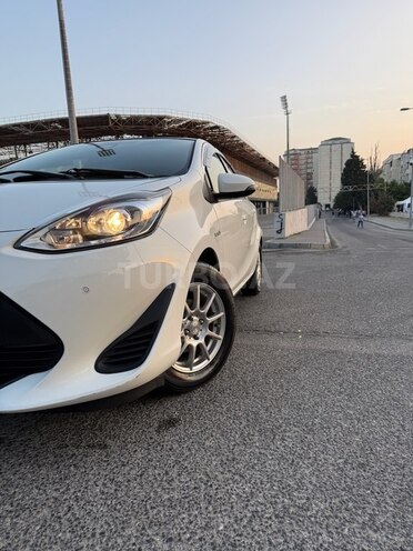Toyota Aqua-11