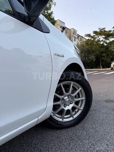 Toyota Aqua-9