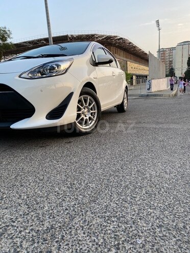 Toyota Aqua-6