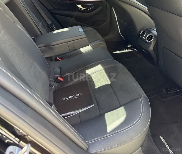 Mercedes E 300 e-16