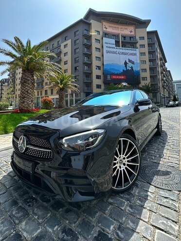 Mercedes E 300 e-4