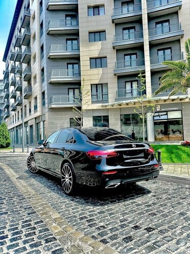 Mercedes E 300 e-7