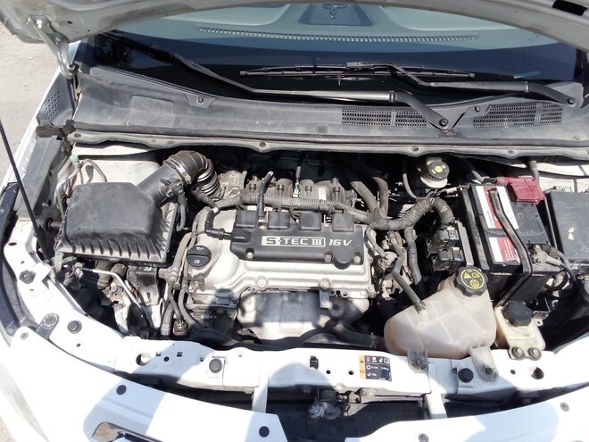 Chevrolet Cobalt-13