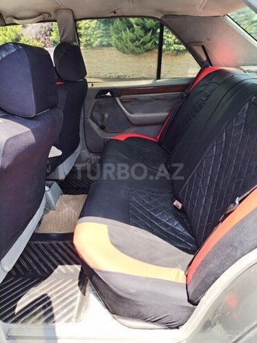 Mercedes E 250 1990, 238,190 km - 2.5 l - Astara