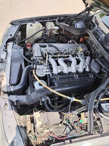 Mercedes E 250 1990, 238,190 km - 2.5 l - Astara
