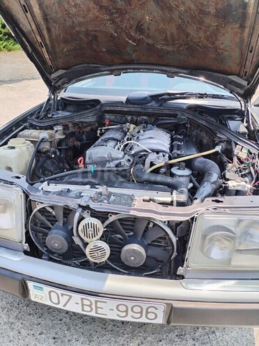 Mercedes E 250 1990, 238,190 km - 2.5 l - Astara