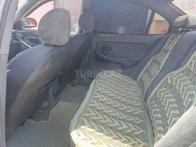 Hyundai Elantra 2001, 300,000 km - 2.0 l - Bakı