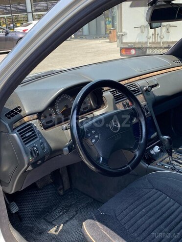Mercedes E 220 d 2000, 520,000 km - 2.2 l - Siyəzən