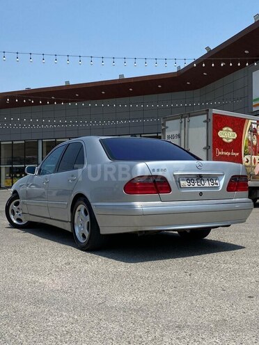 Mercedes E 220 d 2000, 520,000 km - 2.2 l - Siyəzən
