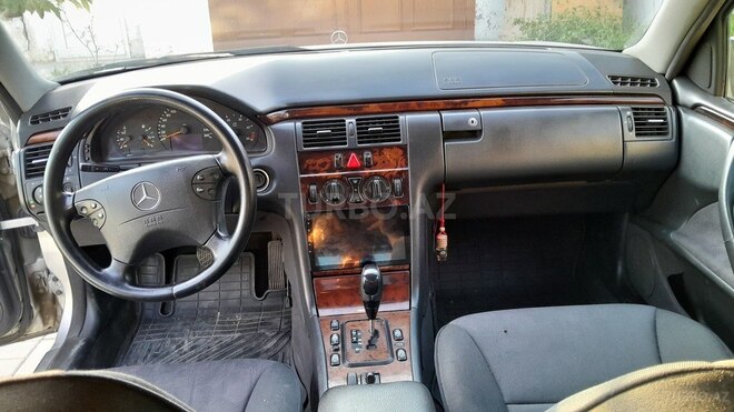 Mercedes E 220 d 2000, 245,500 km - 2.2 l - Bakı
