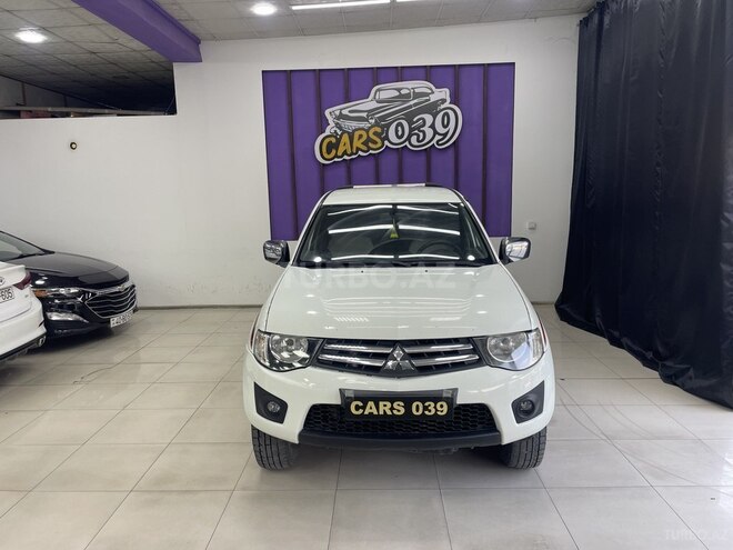 Mitsubishi L200-1