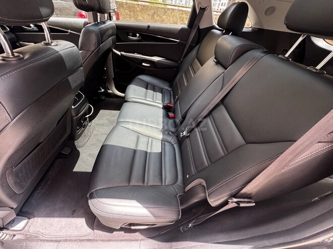Kia Sorento-11