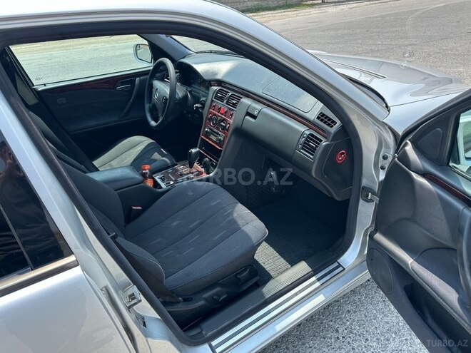 Mercedes E 220 d 2001, 453,448 km - 2.2 l - Bakı
