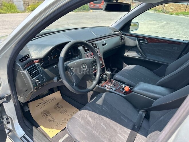 Mercedes E 220 d 2001, 453,448 km - 2.2 l - Bakı