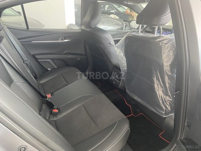 Toyota Camry-13