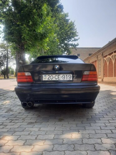 BMW 318 1992, 236,808 km - 1.8 l - Gəncə