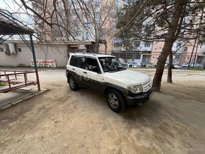 Mitsubishi Pajero io 2003, 201,993 km - 2.0 л - Bakı