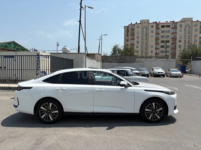 Changan Qiyuan A05 2025, 4,875 km - 1.5 л - Bakı