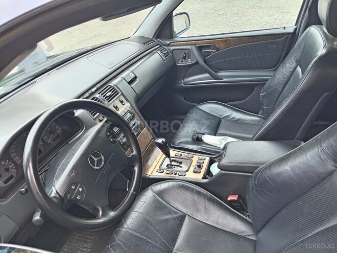 Mercedes C 320 2000, 265,000 km - 3.2 l - Bakı