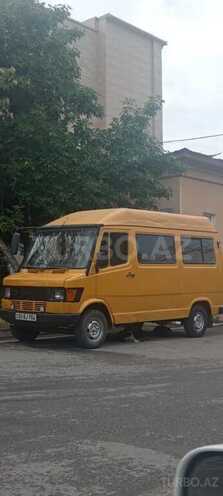 Mercedes 208 D 1990, 200,000 km - 2.9 l - Siyəzən