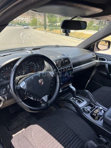 Porsche Cayenne-16