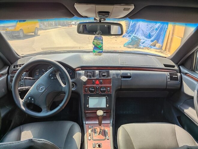 Mercedes E 220 d 2000, 370,700 km - 2.2 l - Sabirabad