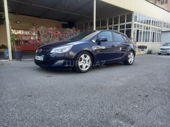 Opel Astra 2010, 204,000 km - 1.4 л - Bakı