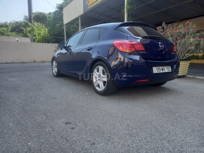 Opel Astra 2010, 204,000 km - 1.4 л - Bakı