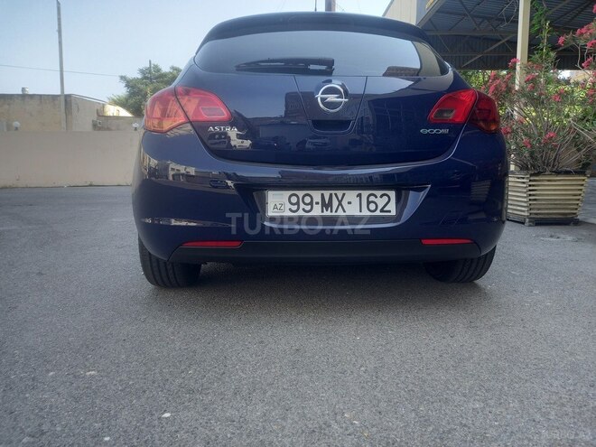 Opel Astra 2010, 204,000 km - 1.4 л - Bakı