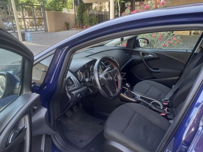 Opel Astra 2010, 204,000 km - 1.4 л - Bakı